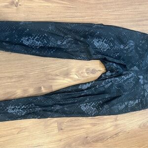 Black Snake Print Leggings